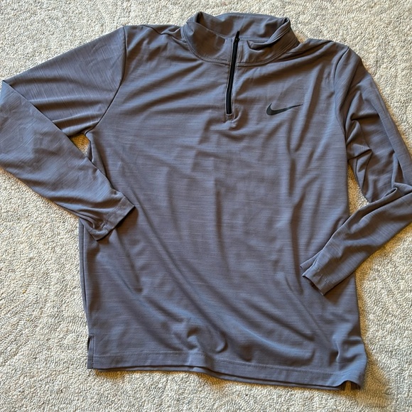 Grey Nike Grey Pullover Shirt Size Large - Picture 1 of 7